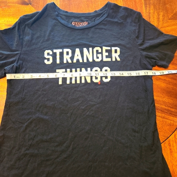 Stranger Things Shirt Women's Size Large - Picture 4 of 6